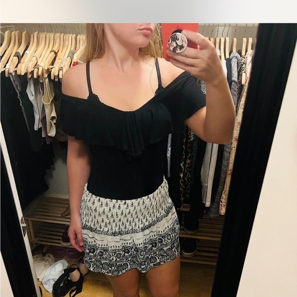 Ruffle Bodysuit - Picture 3 of 3